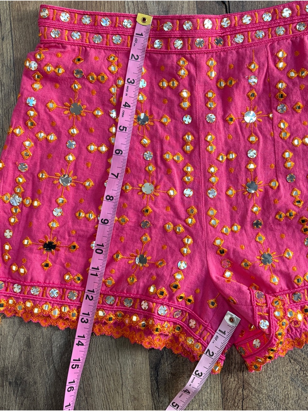 Zara Fuchsia Embellished High-Waist Shorts with Orange Accents - Picture 8 of 10
